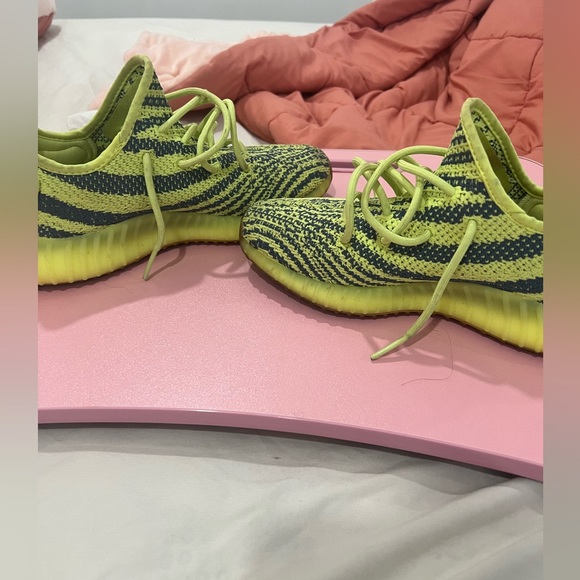 Yezzy Boost 350 V2 Semi frozen sneakers - Picture 3 of 4